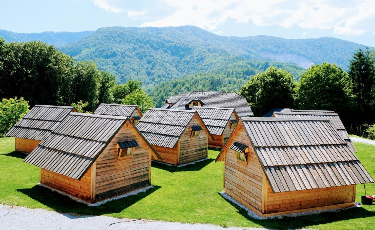 Small Wooden Houses And Apartments Zgornja Dobrava Radovljica Esterno foto